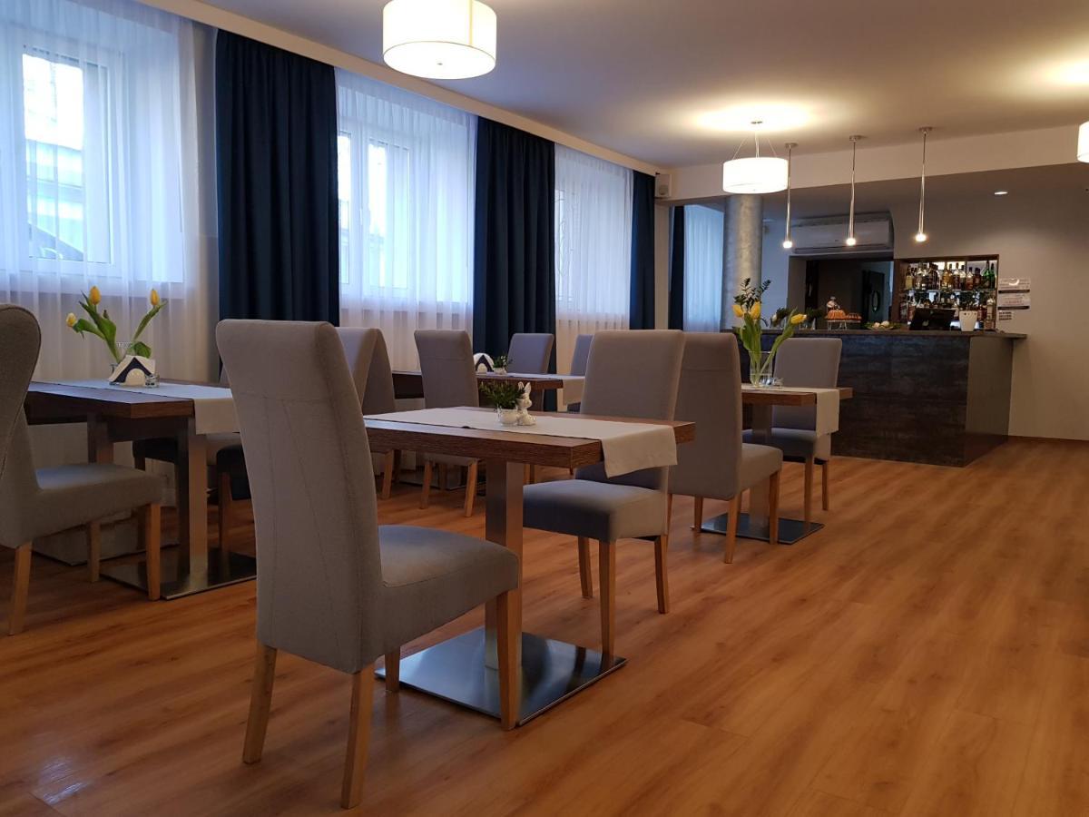 Brojan Hotel Jaworzno Exterior foto