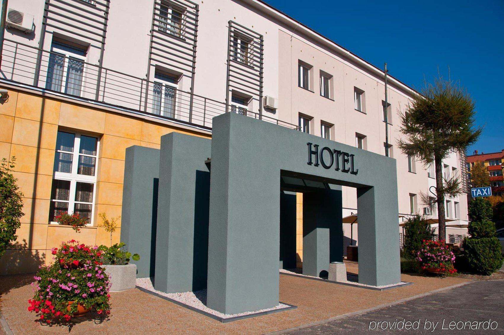 Brojan Hotel Jaworzno Exterior foto