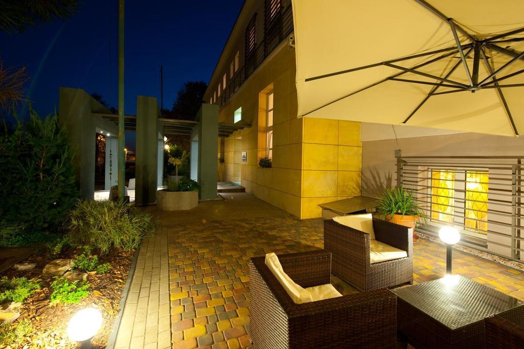 Brojan Hotel Jaworzno Exterior foto